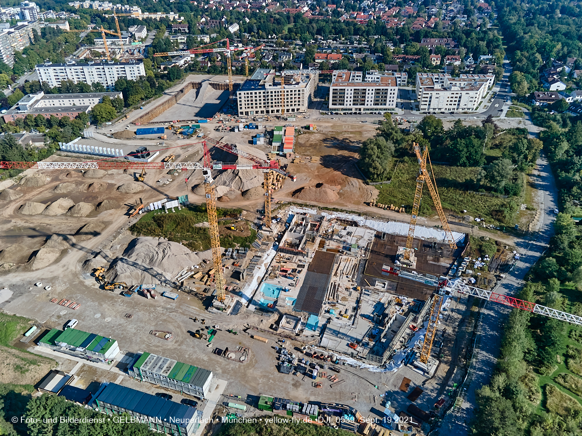 19.09.2021 - Aktuelle Luftbilder aus dem Alexisquartier und Pandion Verde in Neuperlach in München
